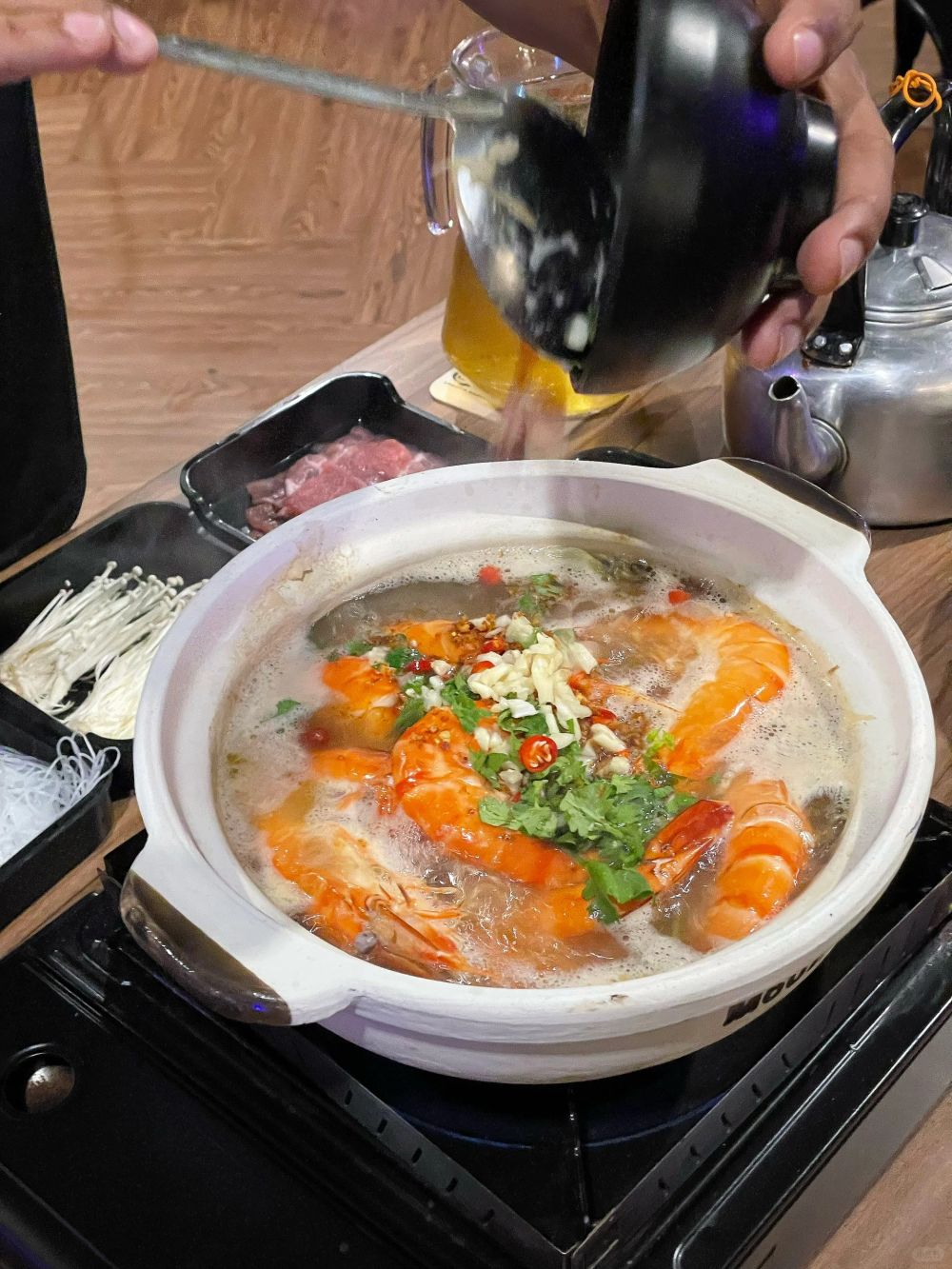 🇲🇾塞车20km就为了这一口鲜🦐煲｜尊嘟好绝